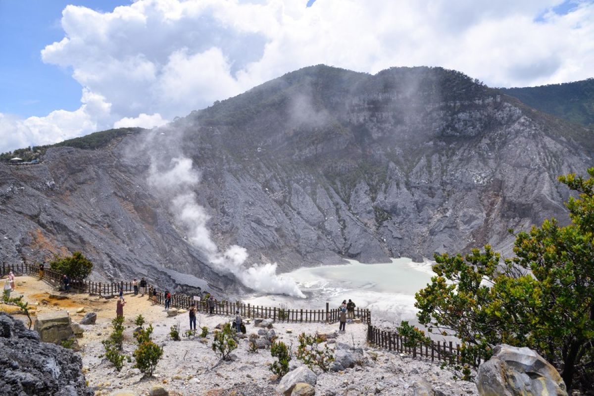 Tangkuban Perahu